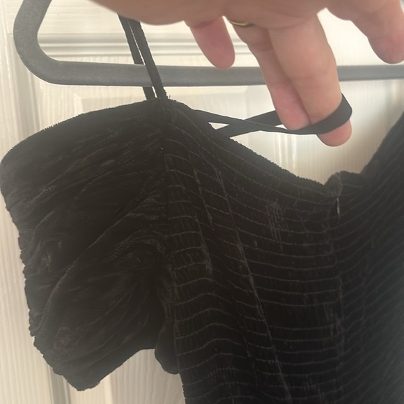 Moda Int’l Black Crushed Velvet Off Shoulder maxi Dress size 4 - Picture 7 of 9